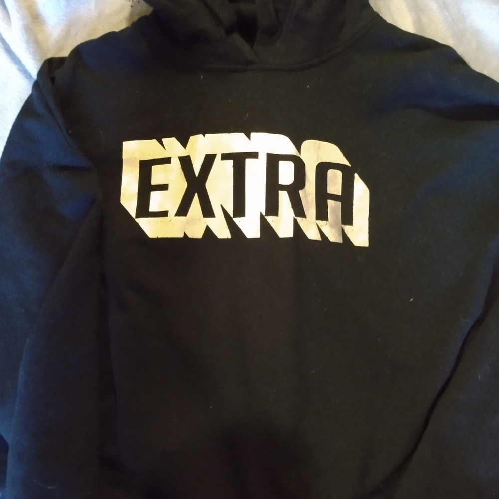 Extra black XXL but fits M-XL